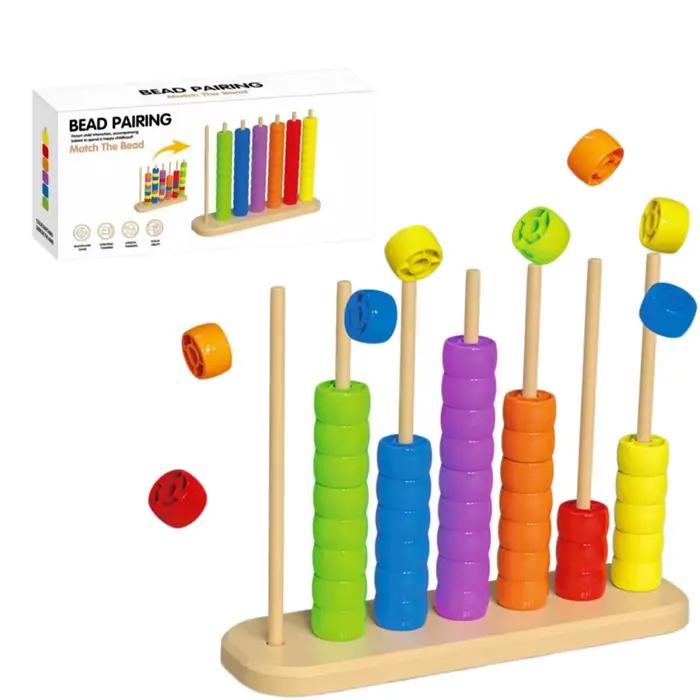 Jeu de table d'association de perles, pièces de jeu de société. Un jeu décontracté pour les fêtes et