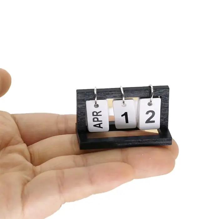 Calendrier miniature pour maison de poupée 1:12, calendrier de bureau, jouets, modèle en bois, décor