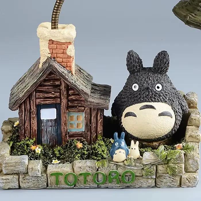 Maison en bois de dessin animé, maison d'herbe, petite veilleuse, décoration de bureau, petite veill