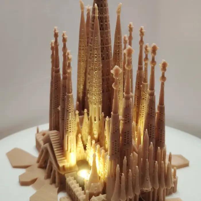 Modèle miniature de sculpture de la Sagrada Familia de Gaudí