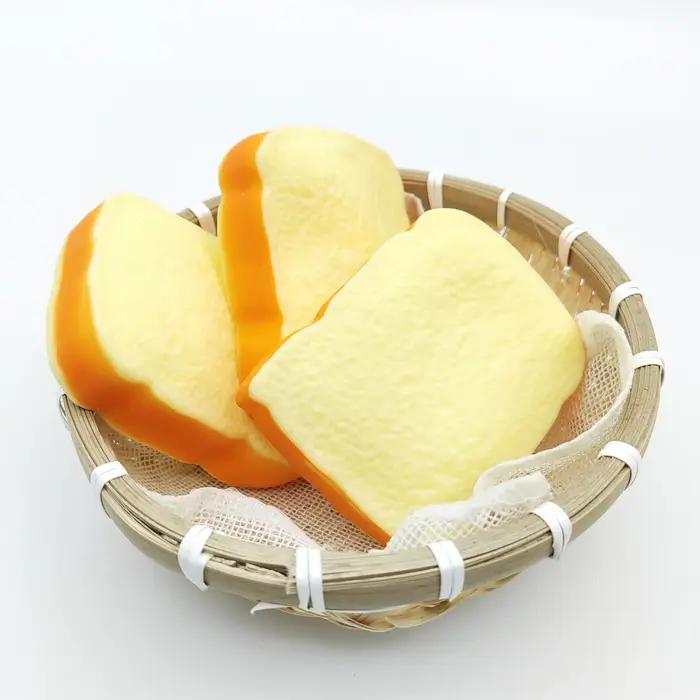 Jouet anti-stress en forme de pain de mie souple tranché