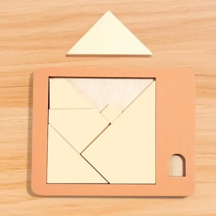 Puzzle triangulaire de forme irrégulière