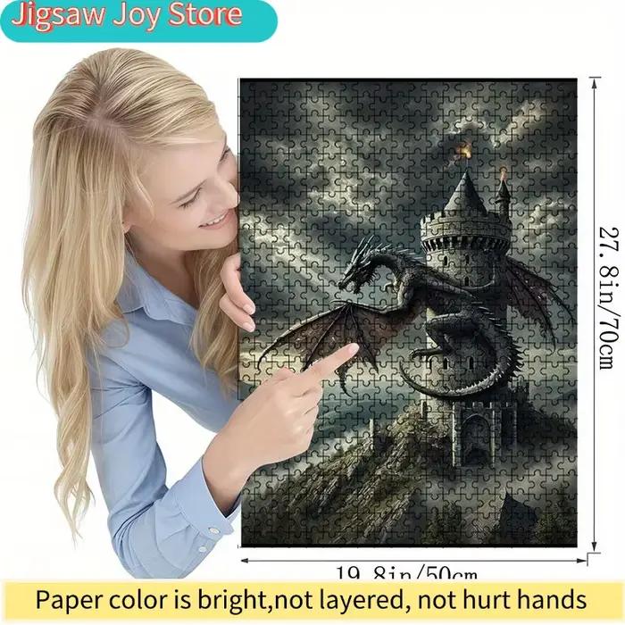 Un puzzle avec un château de dragon sur le thème médiéval, comprenant un dragon et une tour. Ce puzzle grand format et très détaillé est