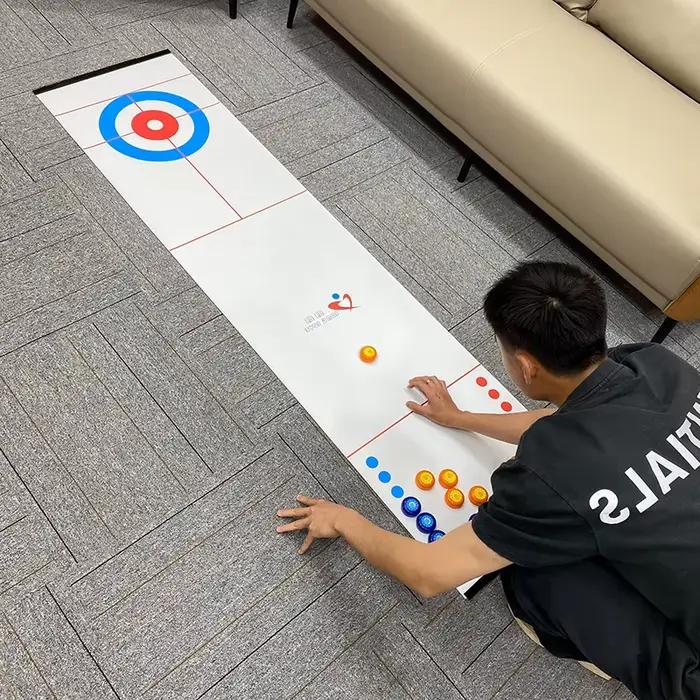 Jeu de société de boule de sable à friser sur la maison