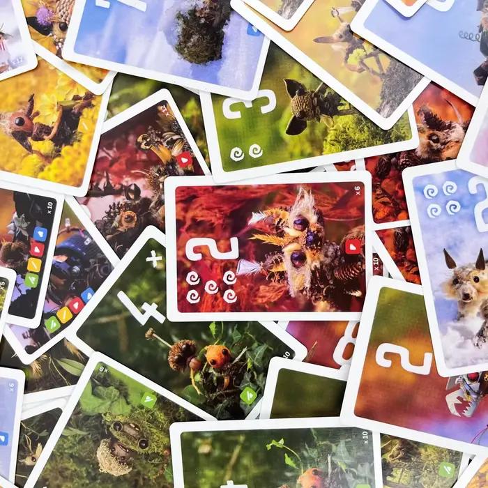 Jeu de cartes Pixies : jeu de fête amusant pour réunion de famille pour 2 à 5 joueurs, 30 minutes, augmente les compétences de réaction