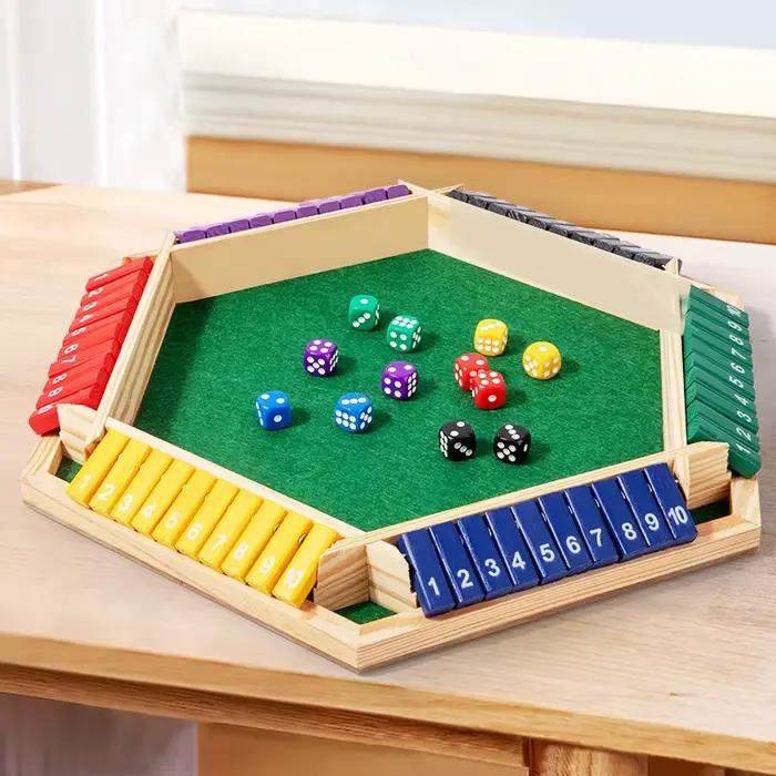 Jeu de société à dés en bois
