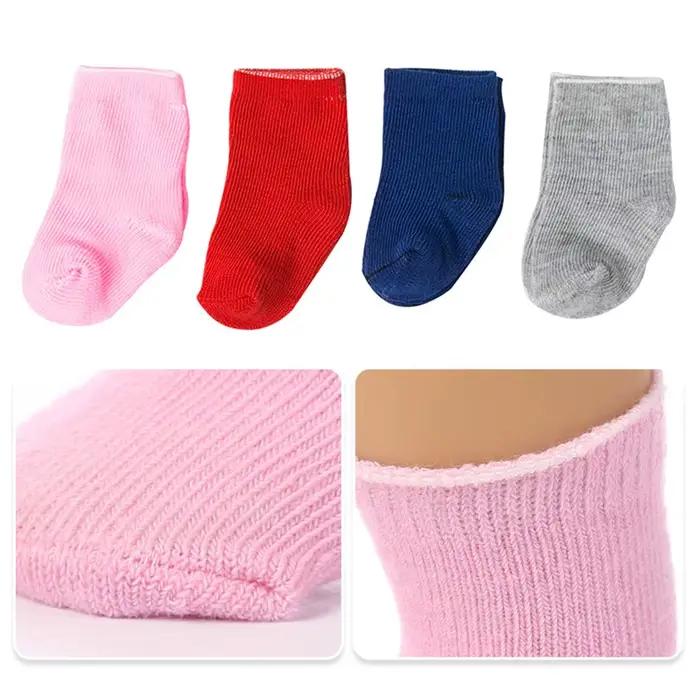 1 paire de chaussettes de couleur unie pour poupée de 18 pouces et vêtements