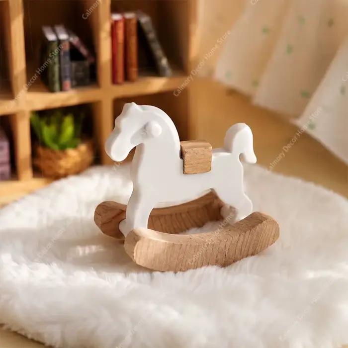 Miniature Cheval en Bois Jouet Modèle Poupée Accessoires Décoratifs Simple Petit