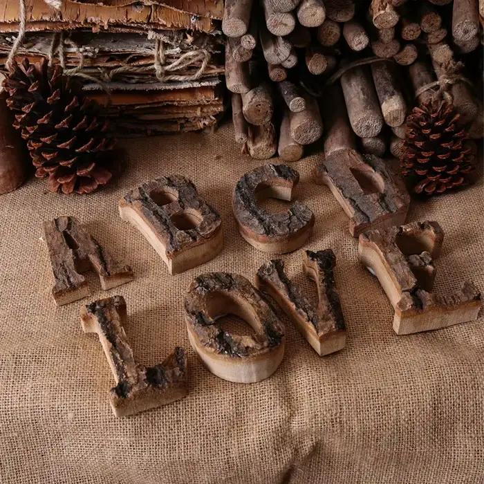 Lettres de l'Alphabet et Chiffres en Bois Naturel Vintage