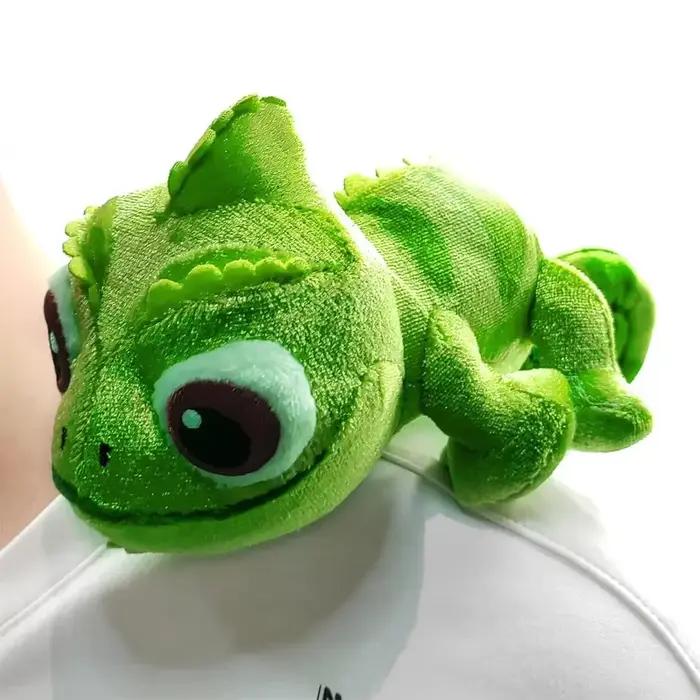 17cm Pascal Raiponce caméléon couché épaule peluche jouet