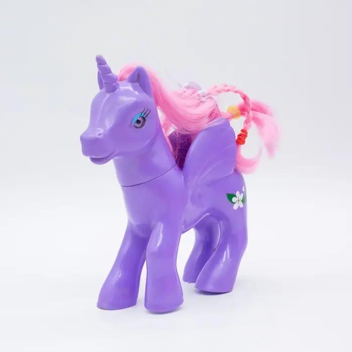 Figurines d'action colorées
