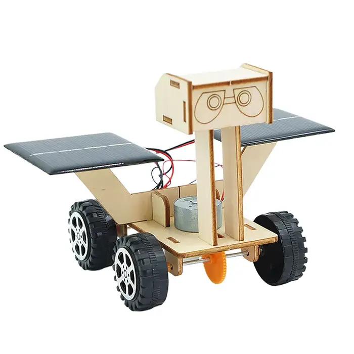 Modèle Mars Rover à énergie solaire fait à la main