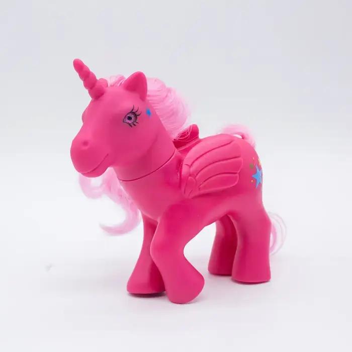 Figurines d'action colorées