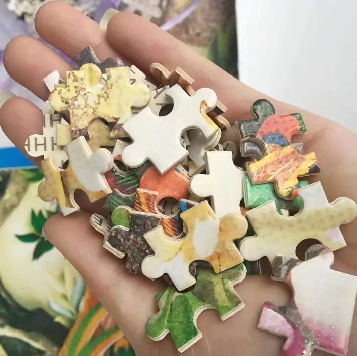 Joli puzzle de petite sorcière