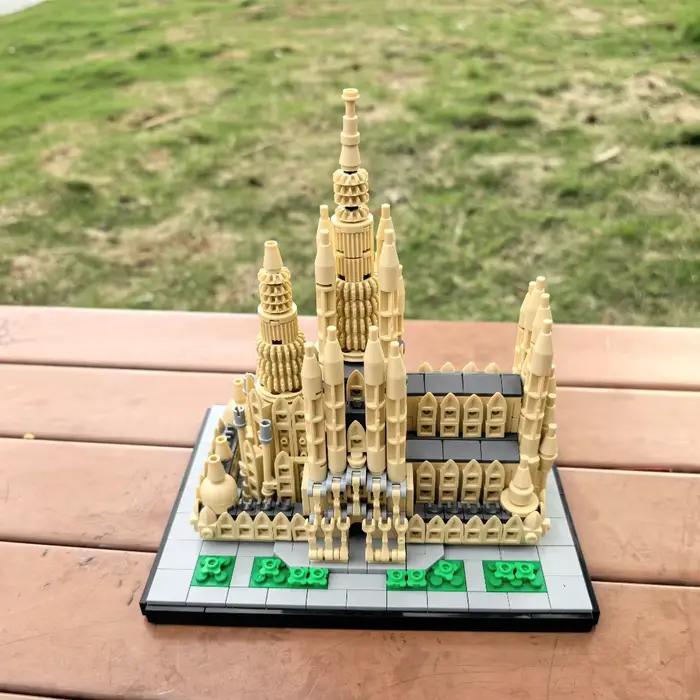 Kit de briques 854 pièces Barcelone Sagrada Familia – Modèle à assembler de l'icône de l'architecture espagnole