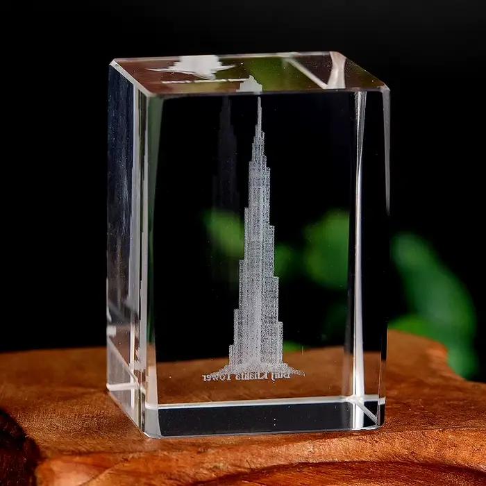 Mini Sculpture Burj Khalifa gravée en cristal