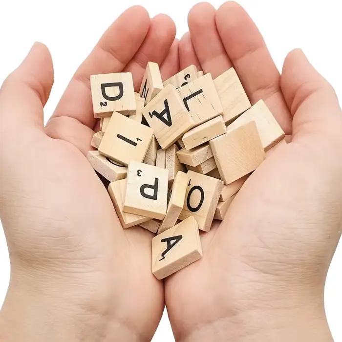 100 pièces de lettres en bois
