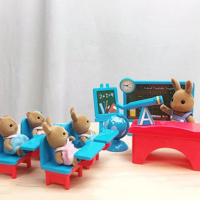 Enfants jouet 1:12 maison de poupée meubles Miniatures salle de classe hôpital Burgershop forêt Animal famille