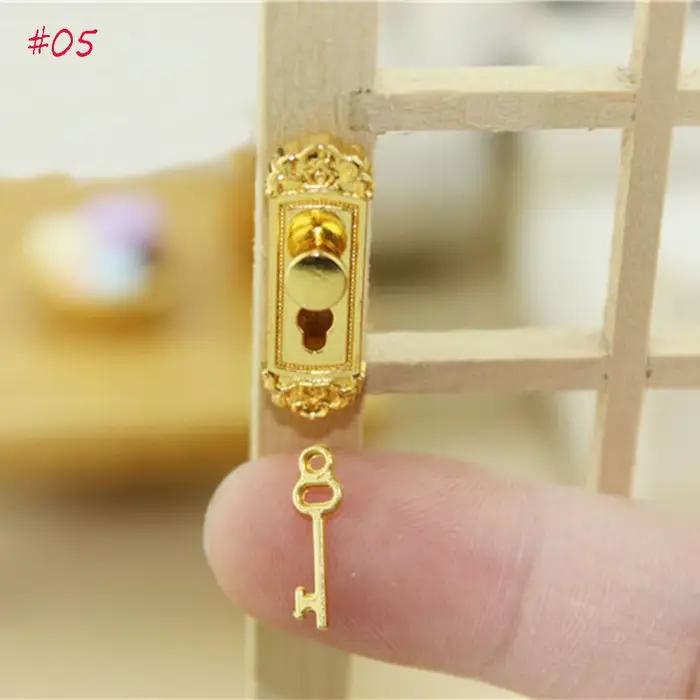 Mignon Vintage drôle 1/12 échelle maison de poupée Miniature serrure de porte et clé