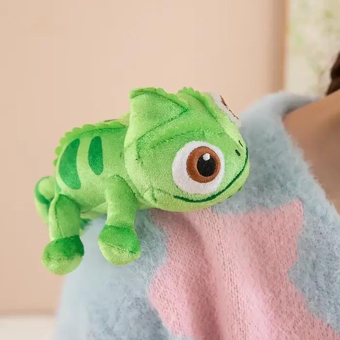 17cm Pascal Raiponce caméléon couché épaule peluche jouet
