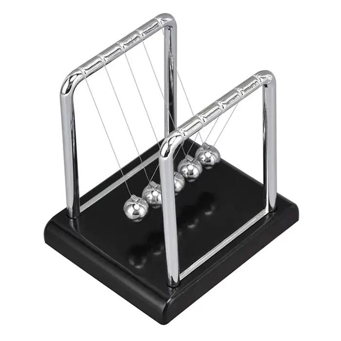 Newton – boules d'équilibre au pendule