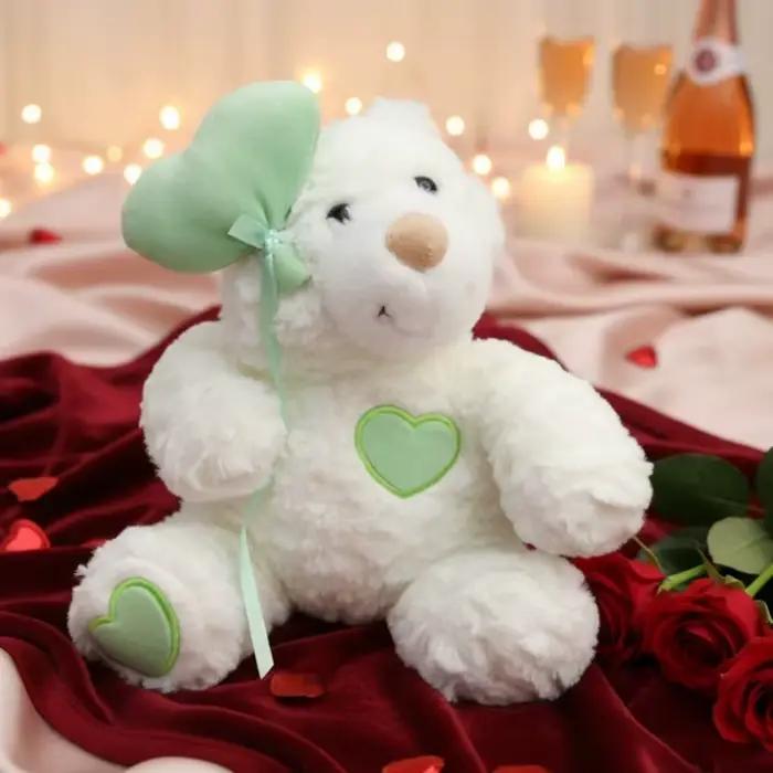 Ours en peluche en forme de cœur pour la Saint-Valentin
