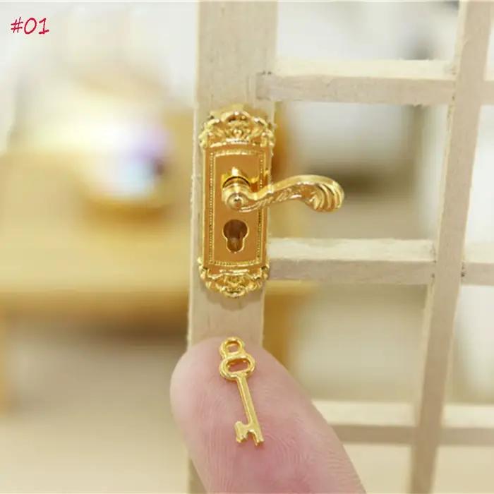 Mignon Vintage drôle 1/12 échelle maison de poupée Miniature serrure de porte et clé