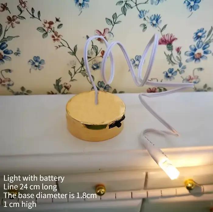Lampe de Table Miniature pour Maison de Poupée Prise Miniature Accessoires de Décoration pour Enfant Occasions Spéciales Polyvalente
