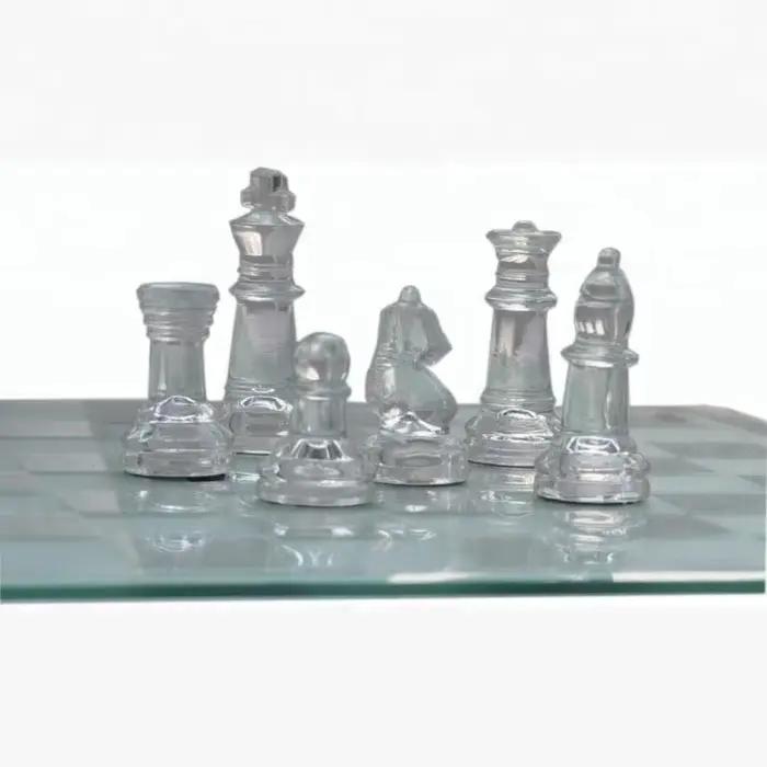 Jeu d'échecs et de dames en verre
