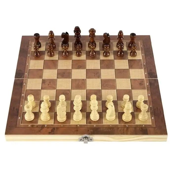Jeu d'échecs, de backgammon et de dames 3-en-1