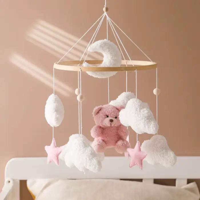 Mobile de lit bébé en feutre doux avec hochet et ours en peluche