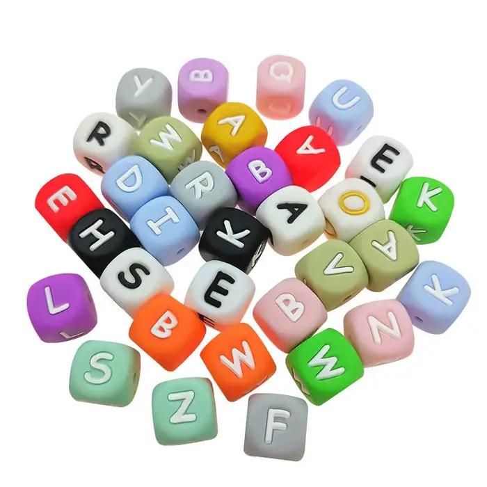 Perles en Silicone avec lettres de l'alphabet anglais de 12mm