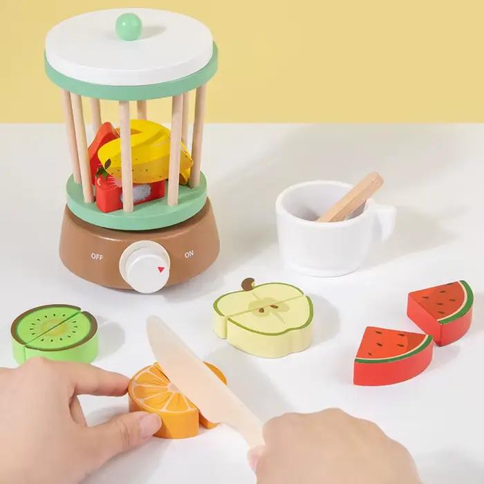 Jouets en bois pour maisonnette d'enfants