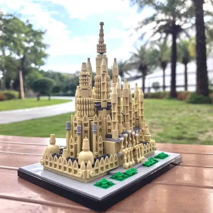 Kit de briques 854 pièces Barcelone Sagrada Familia – Modèle à assembler de l'icône de l'architecture espagnole
