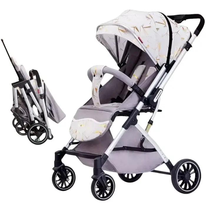 Poussette bébé à quatre roues