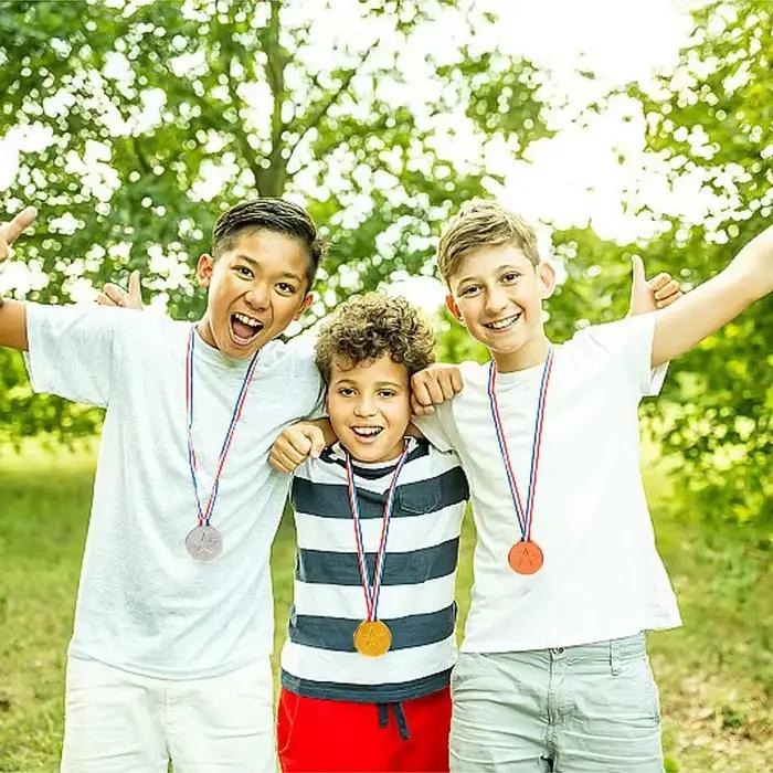 Médailles de récompense en plastique or/argent/bronze pour les enfants