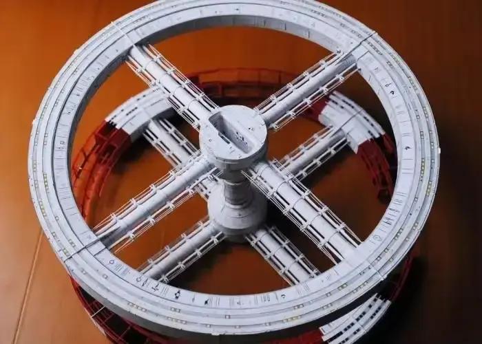 Odyssey Space Station Modèle en papier 3D