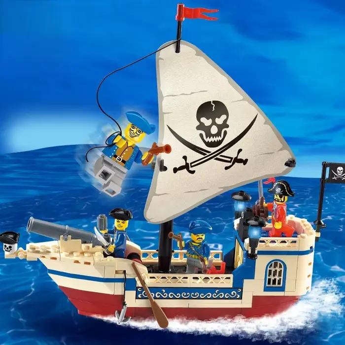 Blocs de construction de bateaux pirates – Ensemble de briques éducatives pour enfants, modèle de navire pirate compatible avec des figurines d'action, modèle de jouets