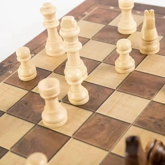 Jeu d'échecs, backgammon et dames 3-en-1 en plastique, plateau pliant avec rangement, améliore l'intelligence stratégique, cadeau idéal pour les familles et les amis, occasions spéciales