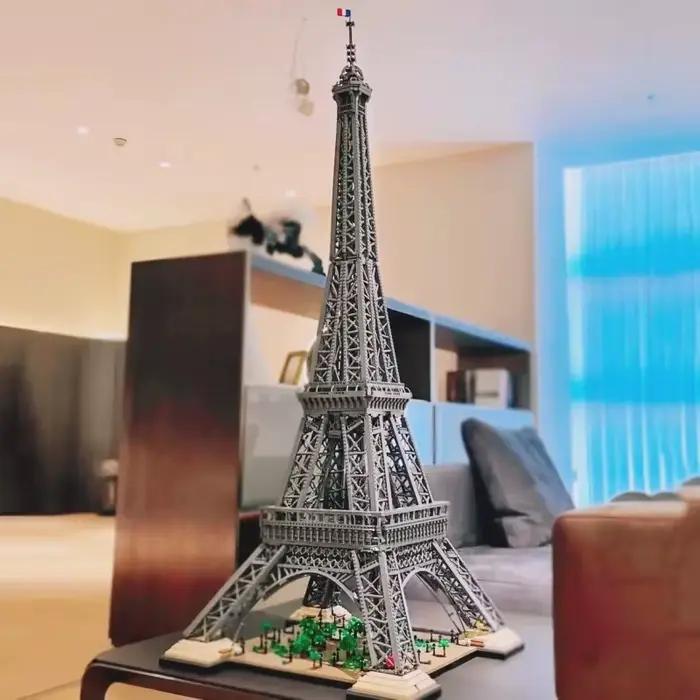 Modèle de la Tour Eiffel de 1