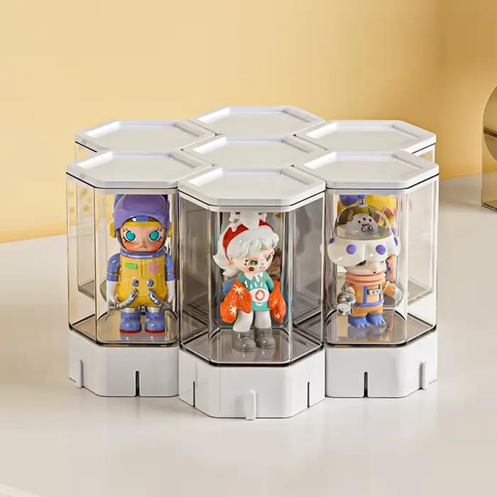 Boîte de rangement et présentoir pour poupées et figurines faites main