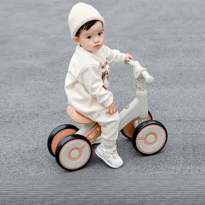 Vélo d'équilibre à 4 roues pour tout-petits