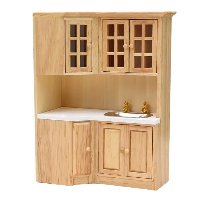 Maison de poupée en bois