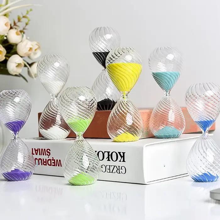 Sablier torsadé créatif multicolore