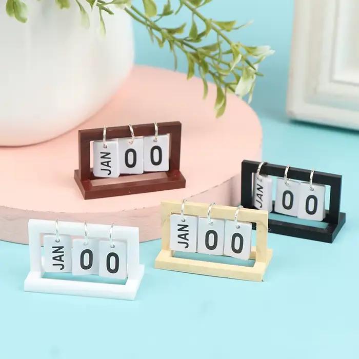 Calendrier miniature 1:12 pour maison de poupée
