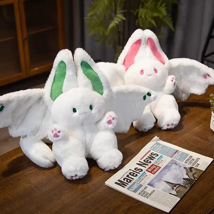 Lapin blanc volant en peluche