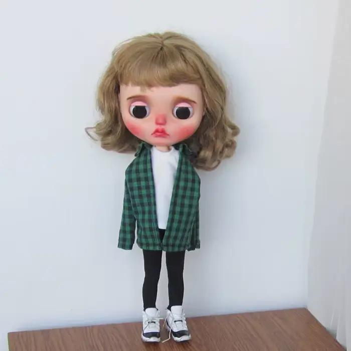 Nouveauté Vêtements Blyth Chemise verte faite à la main et T-shirt blanc pour poupées