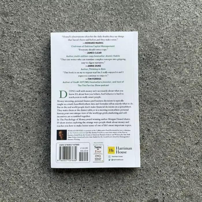 -L'une psychologie des livres d'argent pour adultes, leçons intemporelles sur la richesse, livres d'affaires du bonheur de la augmentation.