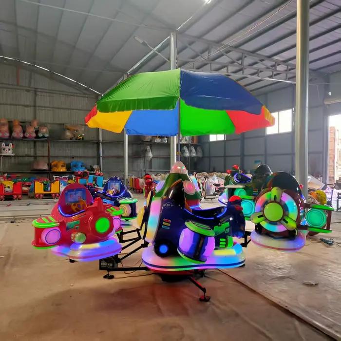 Manège pour enfants en forme d'avion