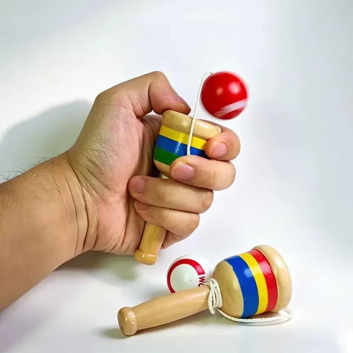 Jeu de capture vintage en bois avec boule et corde, entraînement de la coordination œil-main, jouets éducatifs, cadeaux originaux pour enfants garçons et filles